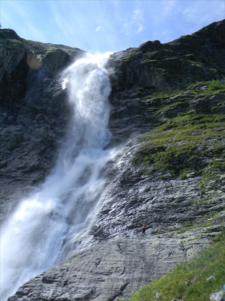 на фото: Софийский водопад
